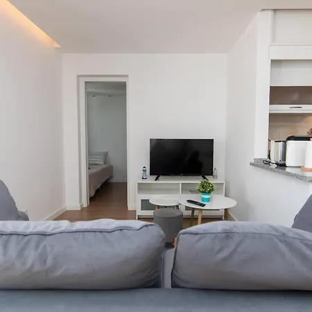Casa Andorinhas - T2 Renovado Com Terraco سيسيمبرا