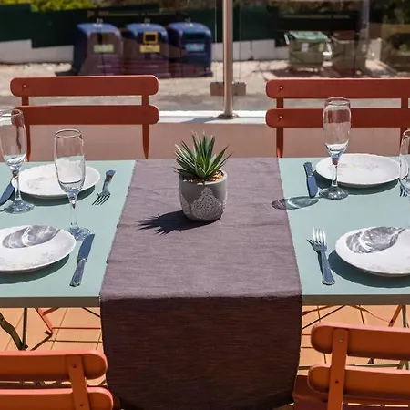 Casa Andorinhas - T2 Renovado Com Terraco Apartment Sesimbra