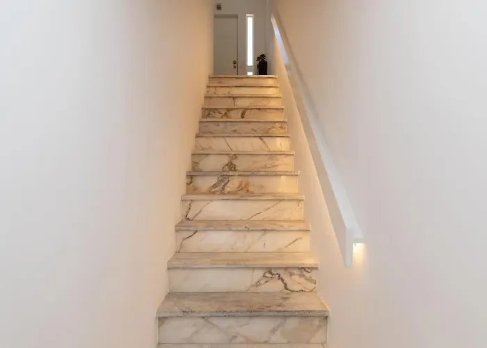 Casa Andorinhas - T2 Renovado Com Terraco * 세심브라