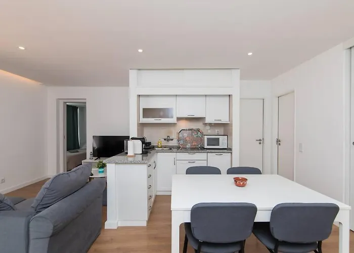 Casa Andorinhas - T2 Renovado Com Terraco 아파트