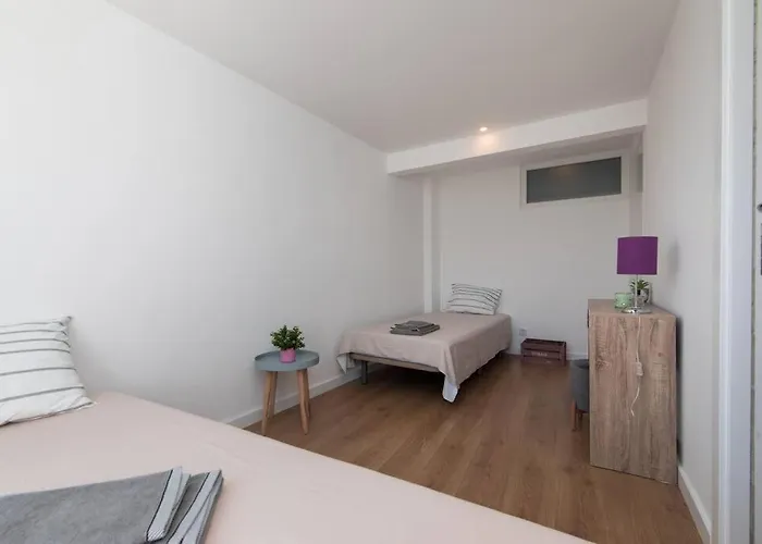 Casa Andorinhas - T2 Renovado Com Terraco 아파트
