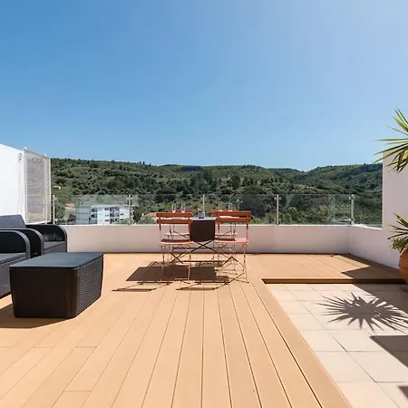 Casa Andorinhas - T2 Renovado Com Terraco Σεσίμπρα